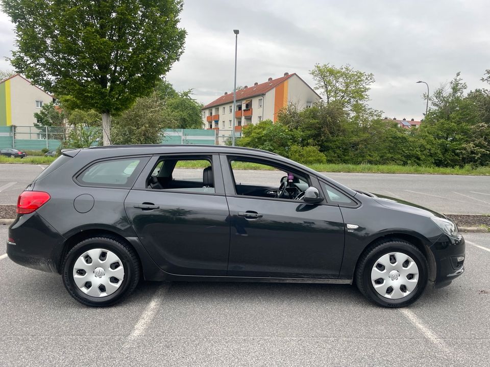 Opel Astra J  1.6 Cdti EcoFlex Sportstourer  Euro6 in Hirschaid