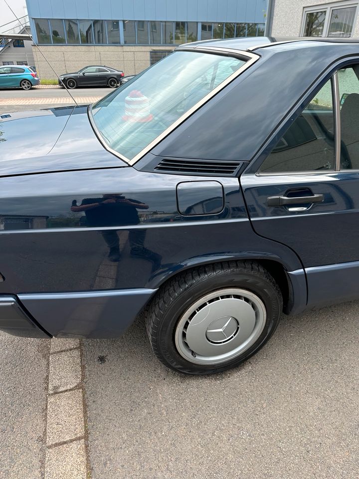 Mercedes Benz E190 2.0 in Kall