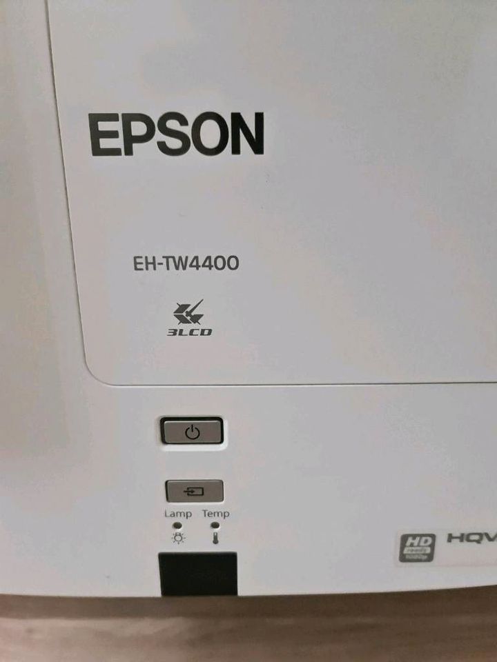 EPSON EH-TW 4400 Beamer. Gebraucht. Voll Funktionsfähig. In gutem in Holzminden
