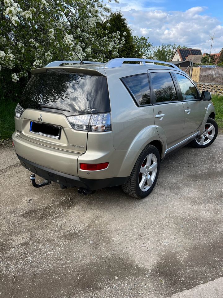 Mitsubishi Outlander || 2,2 Diesel 7Sitzer HU Neu in Schönebeck (Elbe)