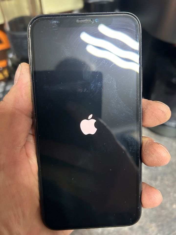 iPhone X in OVP mit viel Zubehör in Stockach