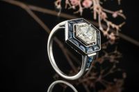 Art Deco Platin Ring mit 1 Diamant 1,02 Ct und Saphir rundum Nordrhein-Westfalen - Wegberg Vorschau