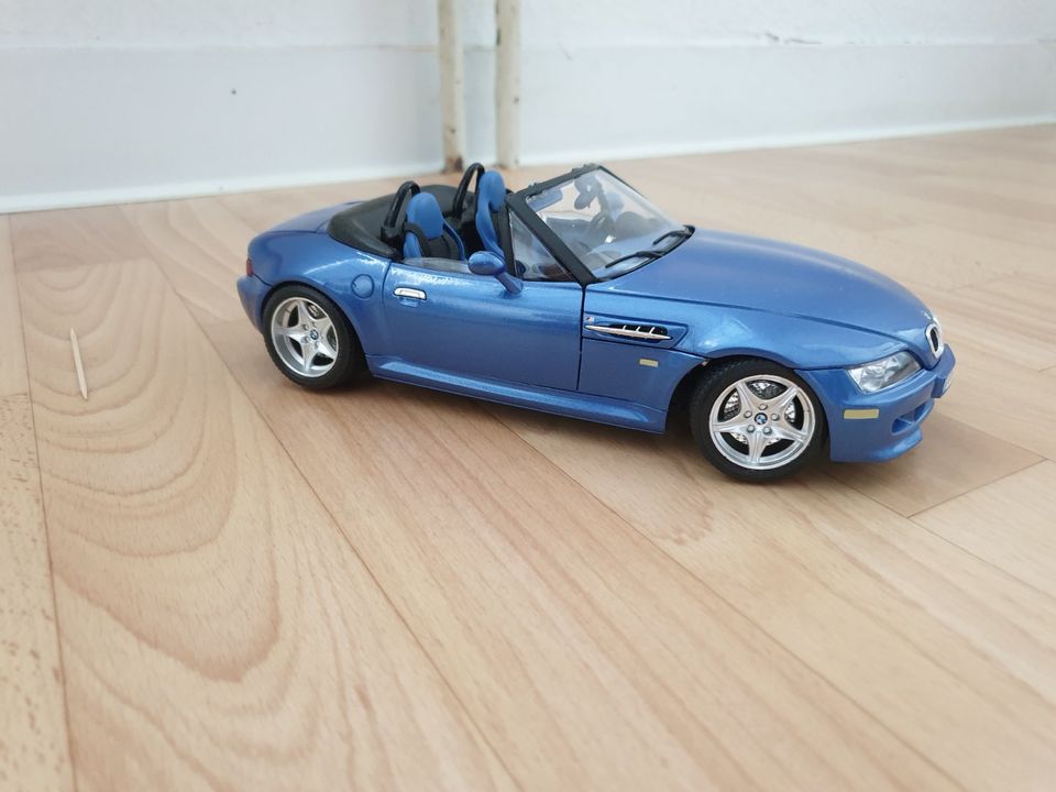 Bmw Z3 Burago 1/18 in Schwalbach