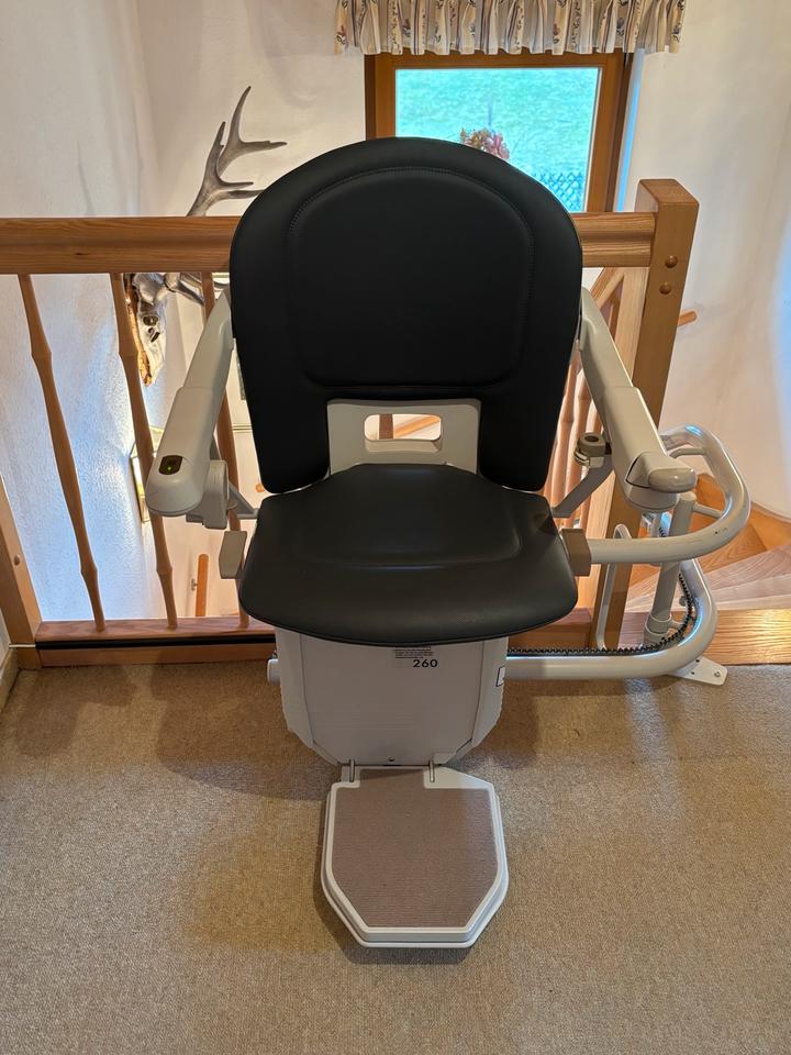 Treppenlift Lifta Avantgarde 6100 fast neu 3 Ebenen NP 16.000.- in Ingolstadt