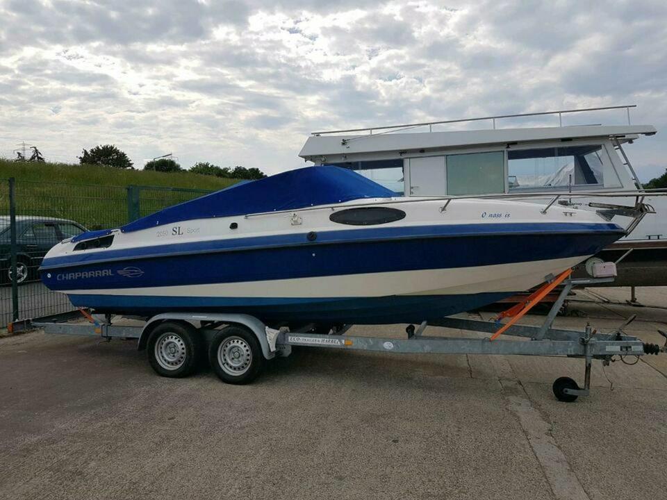 Sportboot Chaparral 2050 SL mit Harbeck 2,0 t Tandemtrailer in Hamburg