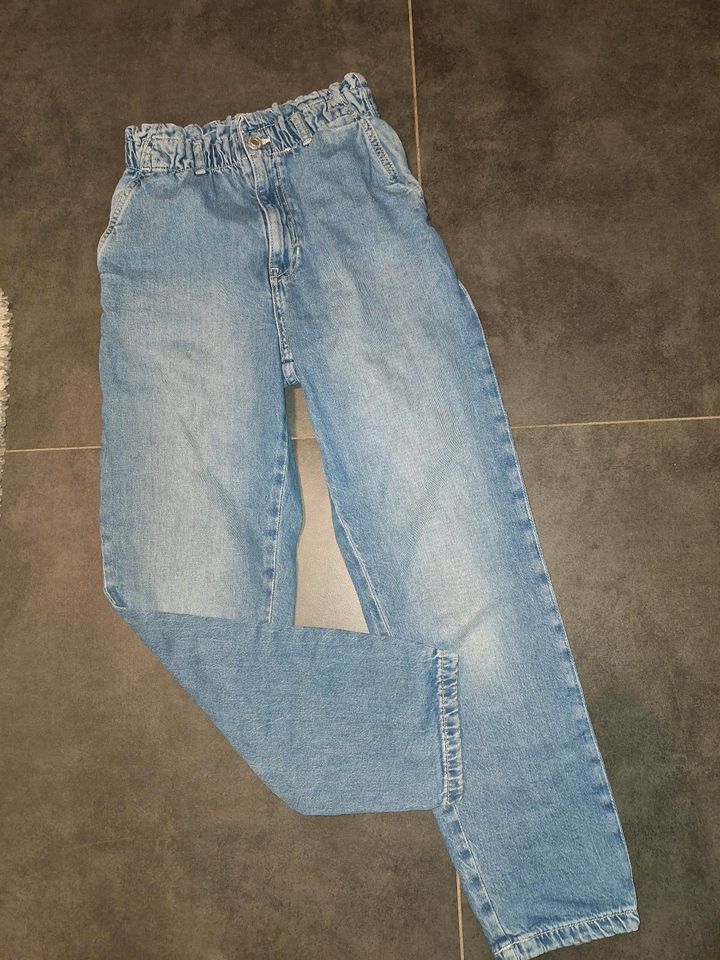 H&M Relax high Waist Jeans Mädchen 152 Hose in Pirmasens