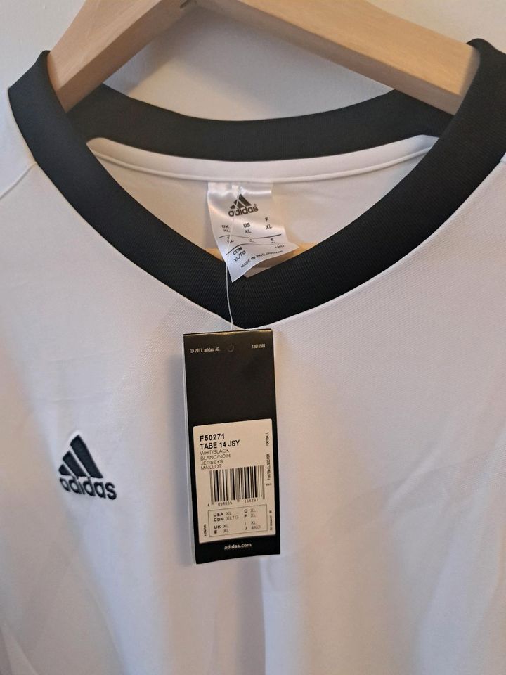 Adidas Trikot  t-shirt Neue in gr.XL in Berlin