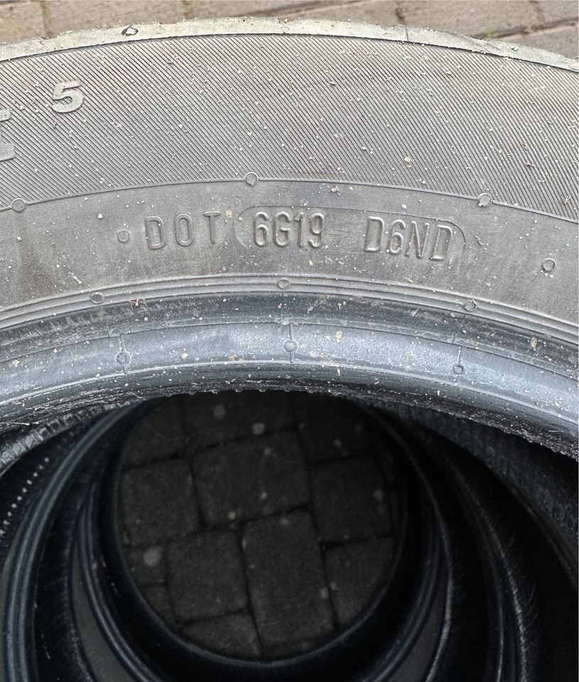 Reifen Continental 195/55R16 *ZU VERSCHENKEN in Einbeck