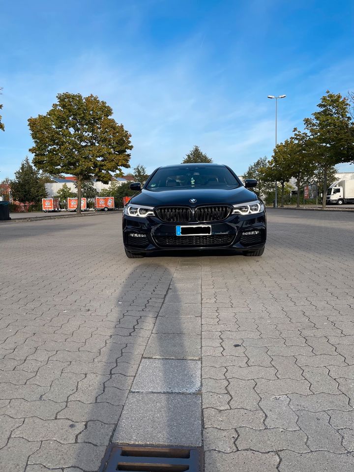 Bmw G30 540i xdrive Garantie, SHD, 360°,Navi Pro, 20, H&K in Hannover