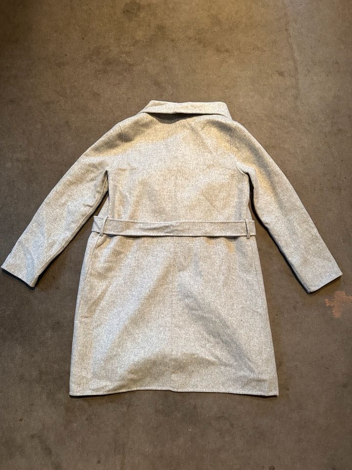 Mantel mit Wolle Größe 42 H&M in Berlin