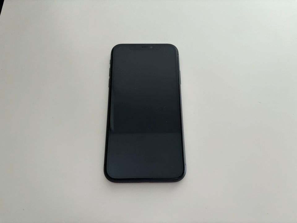 iPhone 11 Schwarz 64GB (gebraucht) in Mettmann