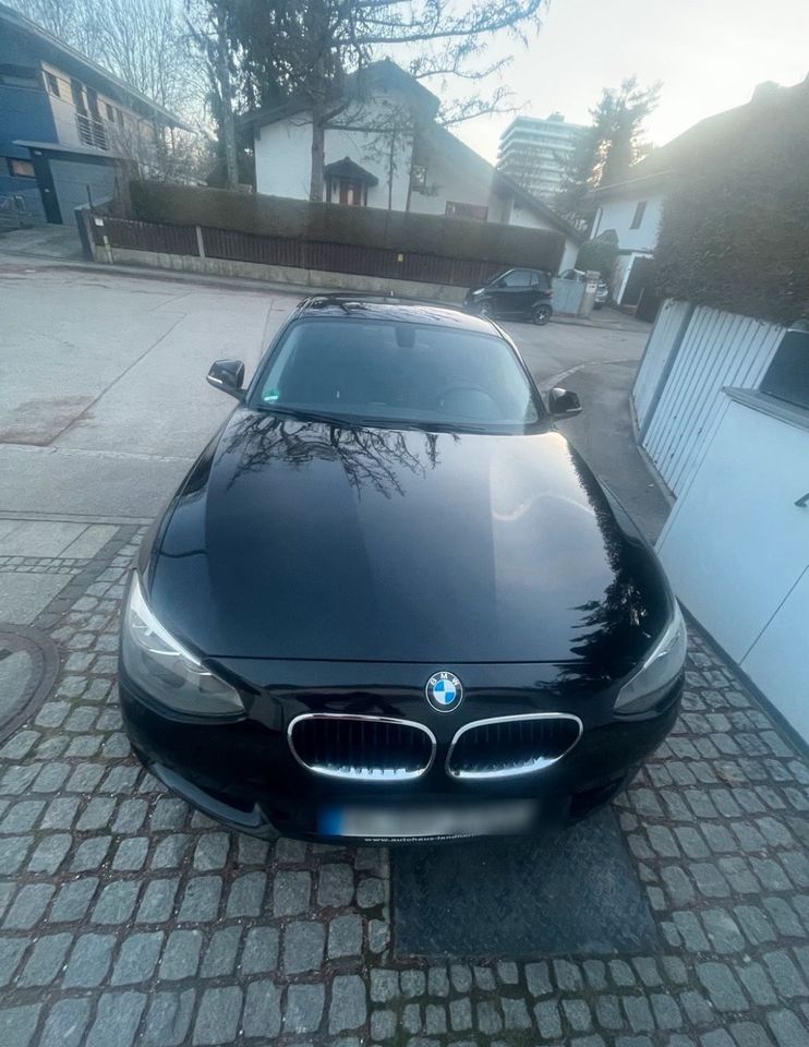 BMW 1 er  top Zustand in München