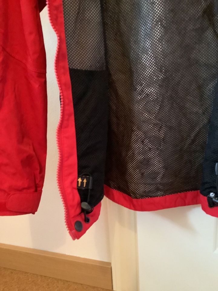 Regenjacke „Jack Wolfskin „ in Veitshöchheim