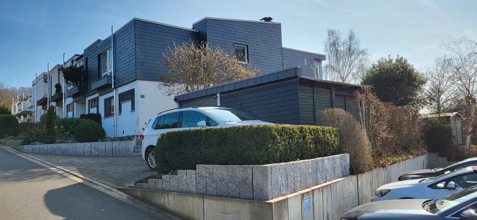 „HIGHLIGHT mit GRÜN“ Modernisiertes Reihenendhaus mit Garage und großem Garten in Göttingen