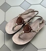 UGG Schuhe Sandalen beige Wandsbek - Hamburg Duvenstedt  Vorschau