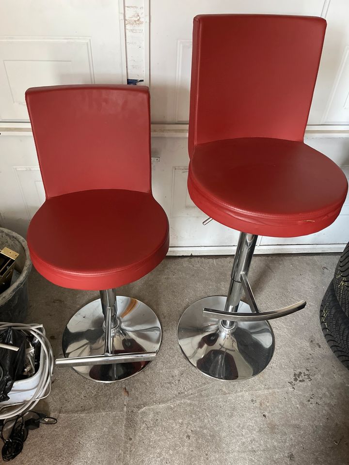 2 x Küchenstühle/Barhocker höhenverstellbar Kunstleder rot in Gladbeck