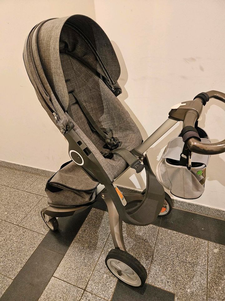 Stokke Xplory Kinderwagen grau in München