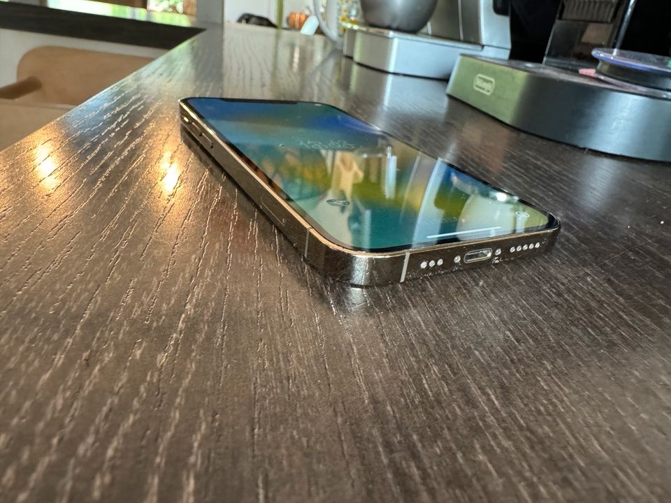 iPhone 12 128 Gold in Köln