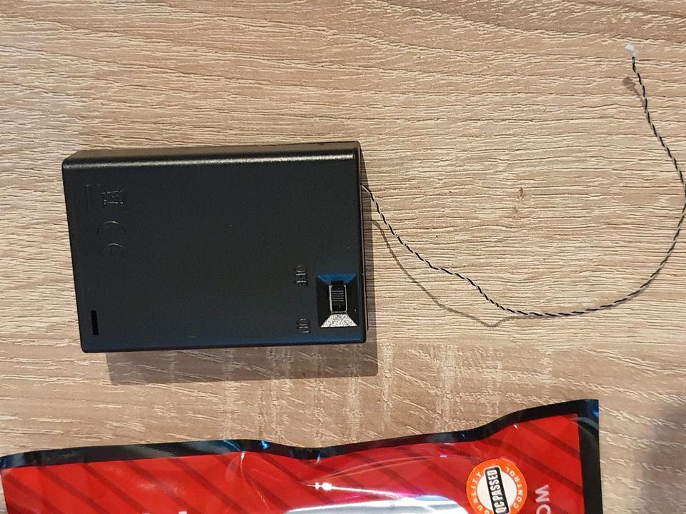 Batteriebox mit Kabelschuh für 3 X AA Batterien (nicht enthalten) in Planegg
