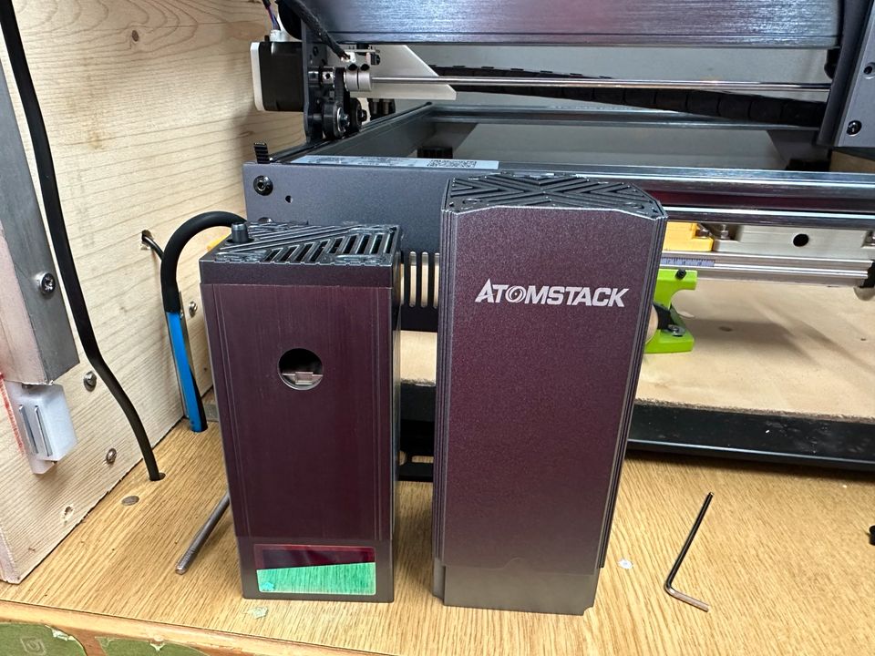 Atomstack x20 Pro + Phaserlaser r30 und Zubehör in Berlin