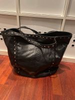 Schwarze Schultertasche mit Nieten-Details Eimsbüttel - Hamburg Eimsbüttel (Stadtteil) Vorschau