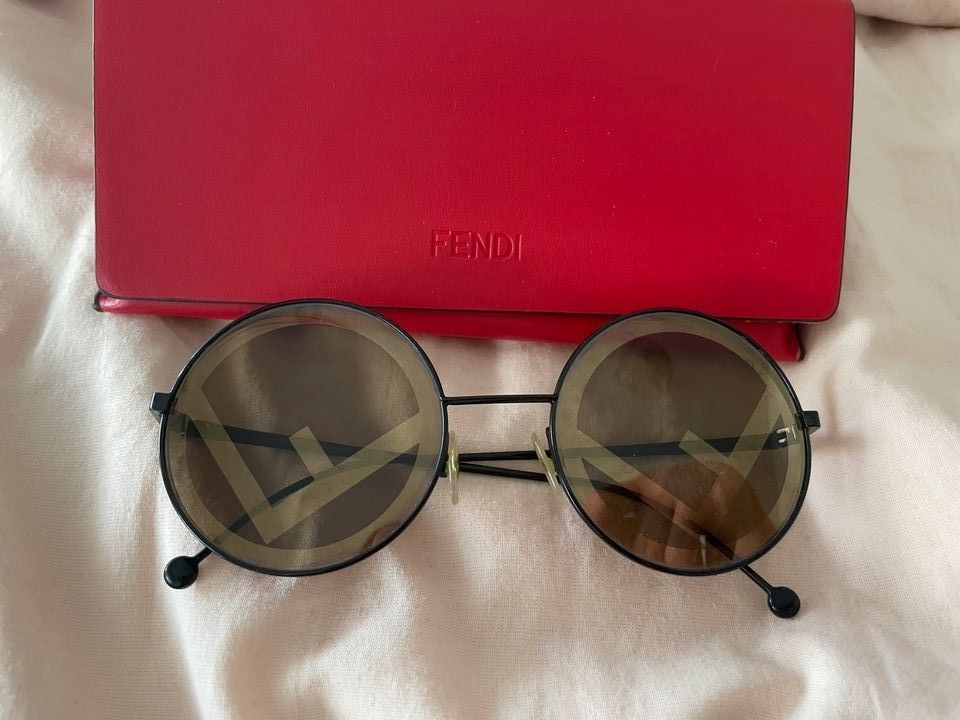 Fendi Sonnenbrille Logo in Offenbach