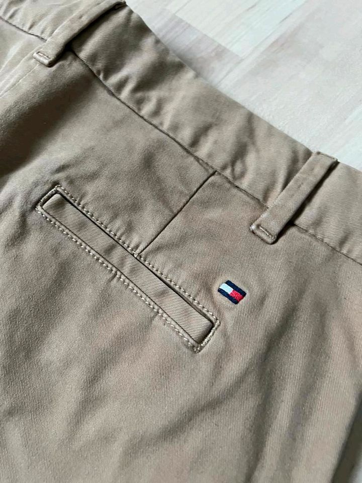 NEU! Chino von HILFIGER, Gr. 34/36 in München