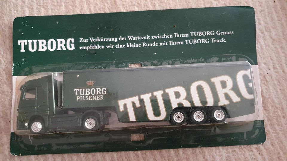 Zehn Sammlerlastwagen original verpackt in Biberach an der Riß