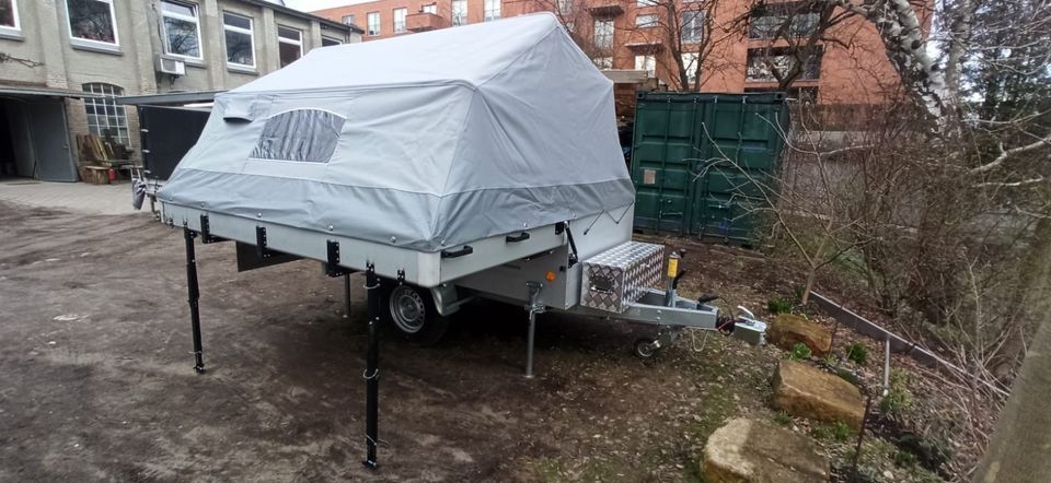 Camper Anhänger ausgebauter Klappcaravan von PureCamping in Hamburg