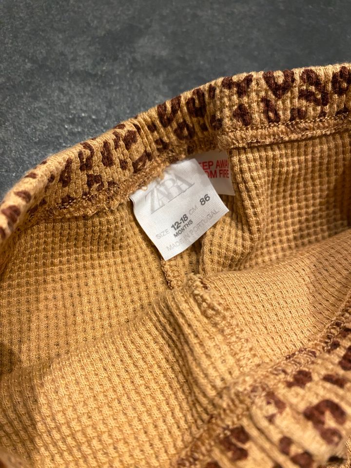 Zara Leggings Größe 86 neuwertig in Zwenkau