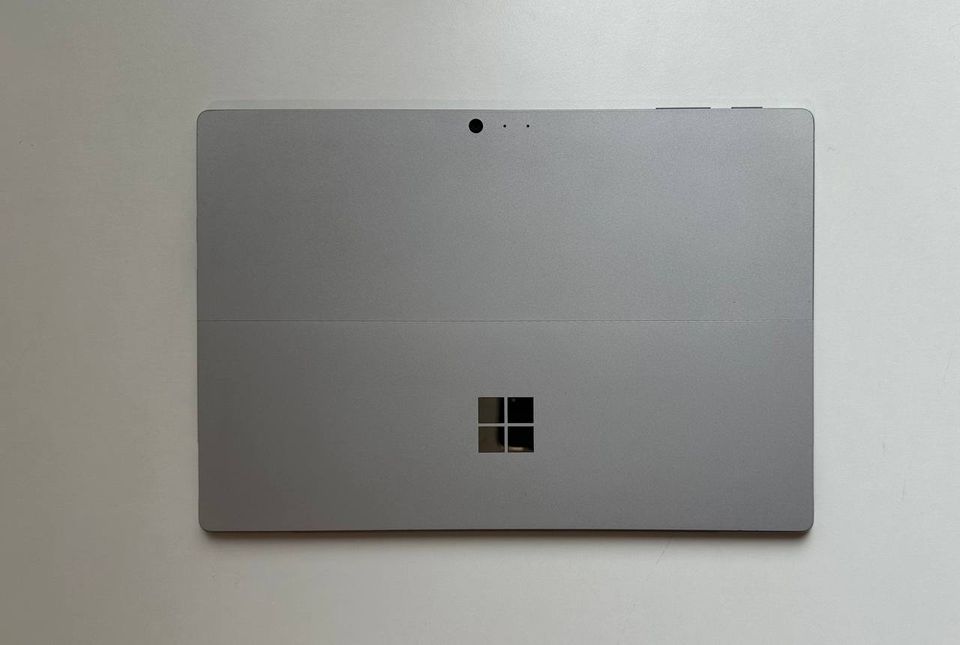 Microsoft Surface Pro 5 2017 128GB i5 4GB RAM / Wie Neu in Dresden