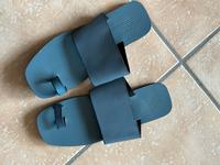 ARKET Pantolette/ Leder Flip Flops & Zehentrenner, Sandalenn Kr. München - Planegg Vorschau