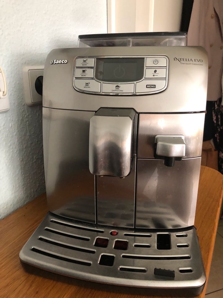 Kaffeevollautomat Saeco Intelia HD8753 in Storkow (Mark)