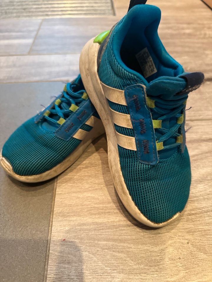 Kinderschuhe Adidas Größe 27 in Roggentin (bei Rostock)