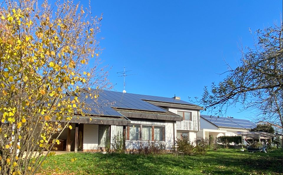 Architektenhaus mit eigenem Bürotrakt in Geiselhöring gegen Gebot zu verkaufen in Geiselhöring