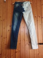 Stretch Jeans, Mädchen, 152, selbst gebatikt, sehr guter Zustand! Nordrhein-Westfalen - Rüthen Vorschau