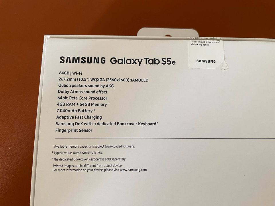 Samsung Galaxy Tab s5e + Bookcover in München