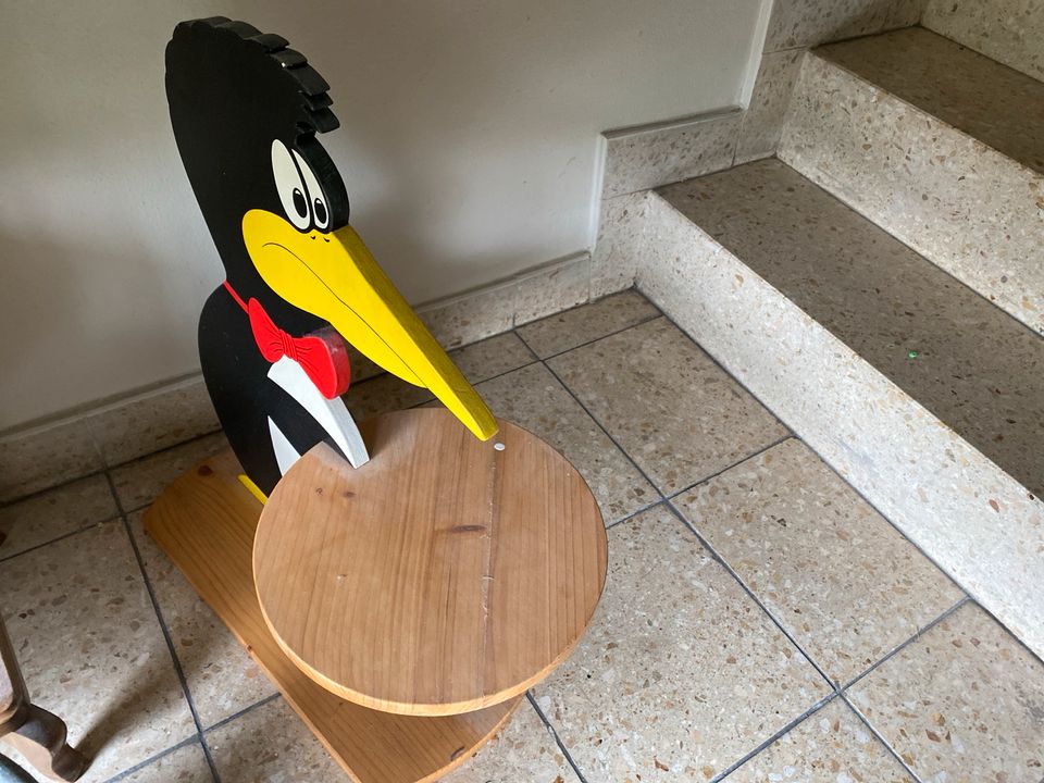 Stummer Diener in Pinguin-Form in Frankfurt am Main