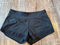 Laufhose Adidas Damen in Größe S Sachsen - Schwarzenberg (Erzgebirge) Vorschau