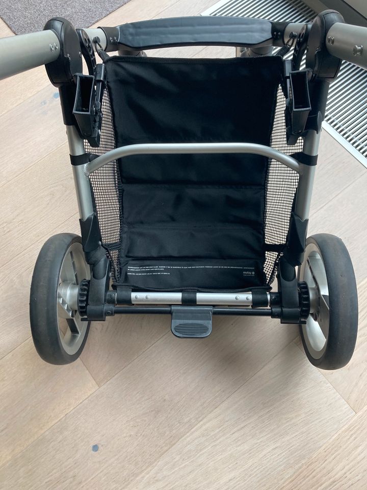 Sehr schöner Kinderwagen Mutsy Evo Industrial Light Grey in Lüdenscheid