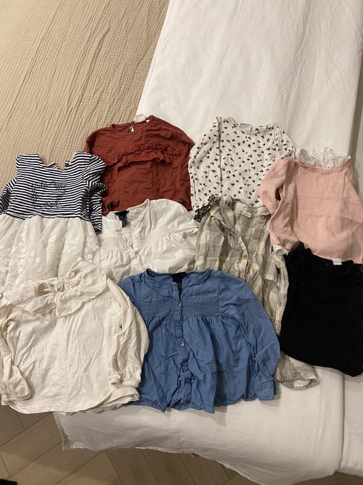 Mädchen Kleiderpaket H&M Zara gr. 86/92 9 Teilig in Dürrholz