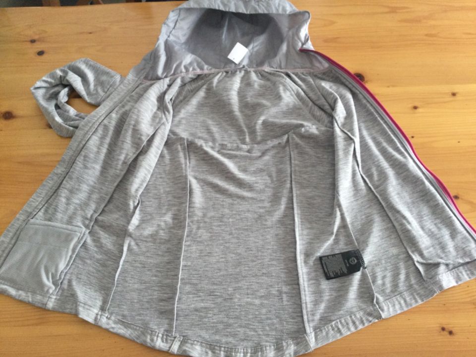 Sportjacke von Tchibo in Gr. 34 / 164 für Mädchen in Neubrandenburg