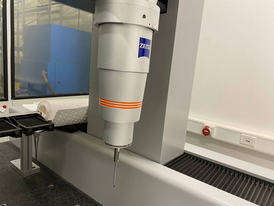 ZEISS 3D-Koordinatenmessgerät UC 850 Messplatte Granit in Norderstedt
