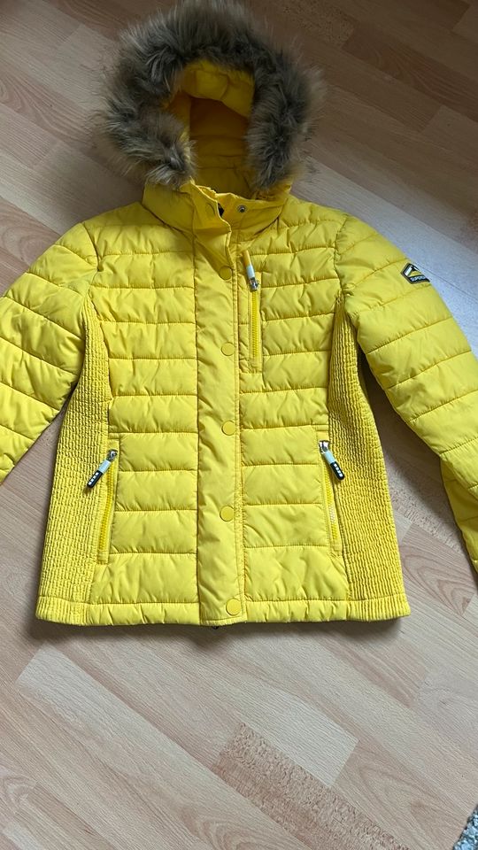 Superdry Fuji Daunenjacke, gelb, Gr. 40 (8) in Dortmund