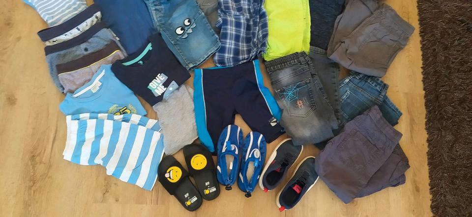 Großes Kleiderpaket/Bekleidung Jungen 98/104 Sommer in Gießen