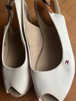 Tommy Hilfiger Sandalen Sling, Gr. 39 off-white Baden-Württemberg - Rastatt Vorschau