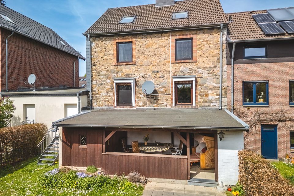 Einfamilienhaus mit Garage und Garten in Aachen-Walheim in Aachen
