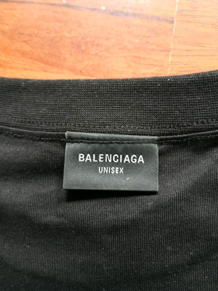 Balenciaga Mirror Shirt oversize mit Rechnung in Offenbach