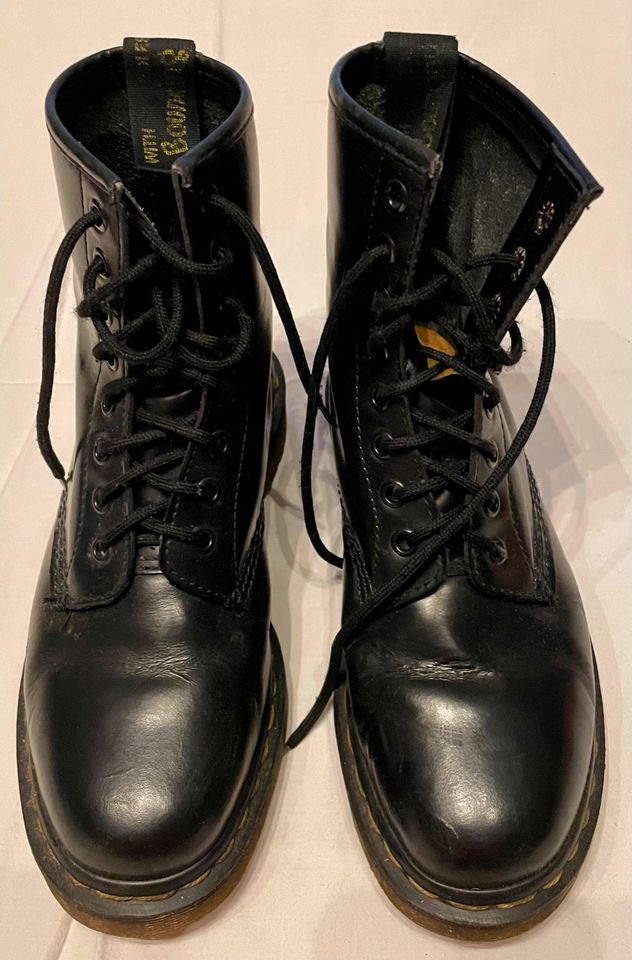 Dr. Martens Schnürstiefel, schwarz, Gr. 38 in Trassem