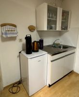 Tee-Küche mit Kühlschrank, Spüle u. Hängeschrank Nordrhein-Westfalen - Herten Vorschau